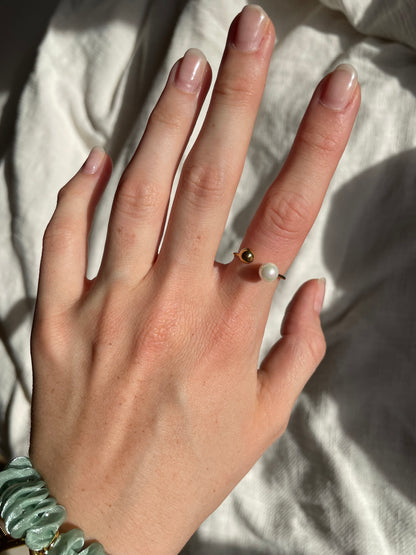 the Eldest Daughter Ring (silver or gold)
